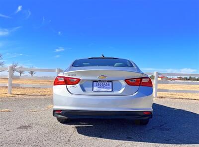 2018 Chevrolet Malibu LT   - Photo 4 - Perryton, TX 79070