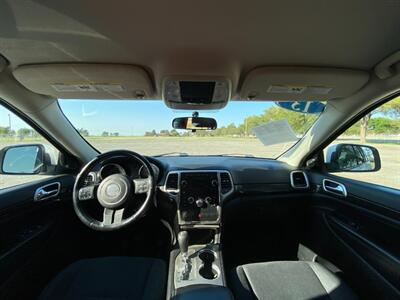 2013 Jeep Grand Cherokee Laredo   - Photo 5 - Perryton, TX 79070