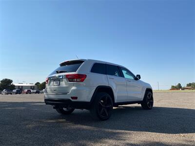 2013 Jeep Grand Cherokee Laredo   - Photo 4 - Perryton, TX 79070