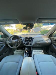 2017 Chevrolet Malibu LT   - Photo 5 - Perryton, TX 79070