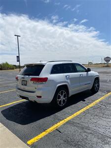 2019 Jeep Grand Cherokee Overland   - Photo 4 - Perryton, TX 79070