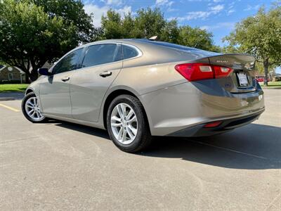 2017 Chevrolet Malibu LT   - Photo 4 - Perryton, TX 79070