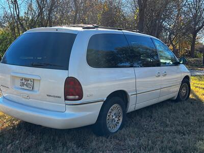 1997 Chrysler Town and Country LXi   - Photo 11 - Lewisville, TX 75057