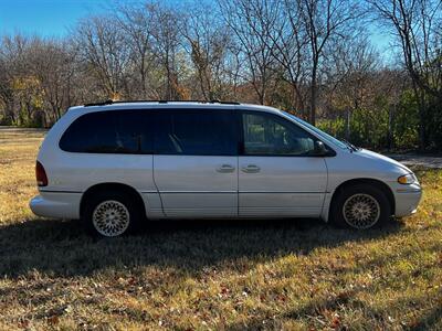 1997 Chrysler Town and Country LXi   - Photo 10 - Lewisville, TX 75057
