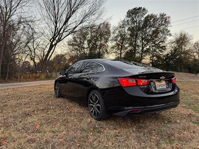 2018 Chevrolet Malibu LT   - Photo 3 - Lewisville, TX 75057