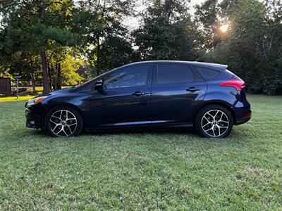 2017 Ford Focus SEL   - Photo 2 - Lewisville, TX 75057