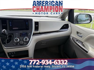 2015 Toyota Sienna XLE 8-Passenger   - Photo 17 - Stuart, FL 34994
