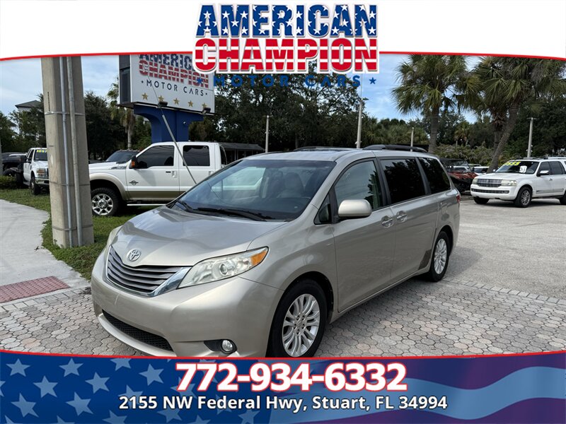 2015 Toyota Sienna XLE 8-Passenger  
