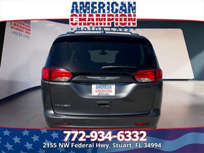 2021 Chrysler Voyager LXi   - Photo 4 - Stuart, FL 34994