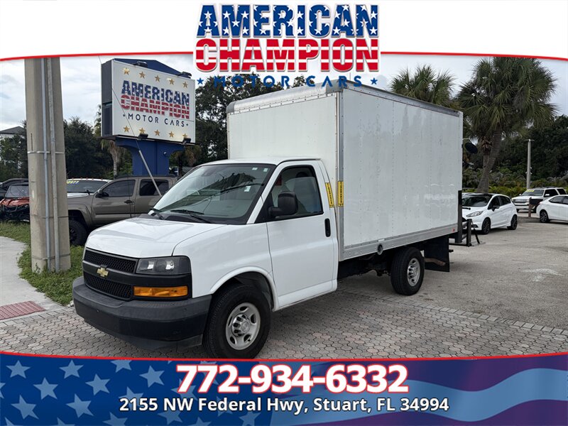 2019 Chevrolet Express 3500  BOX TRUCK