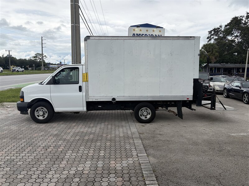 2019 Chevrolet Express 3500  BOX TRUCK