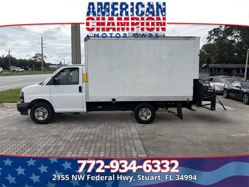2019 Chevrolet Express 3500  BOX TRUCK