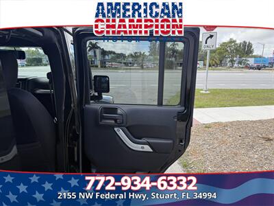 2017 Jeep Wrangler Rubicon   - Photo 14 - Stuart, FL 34994