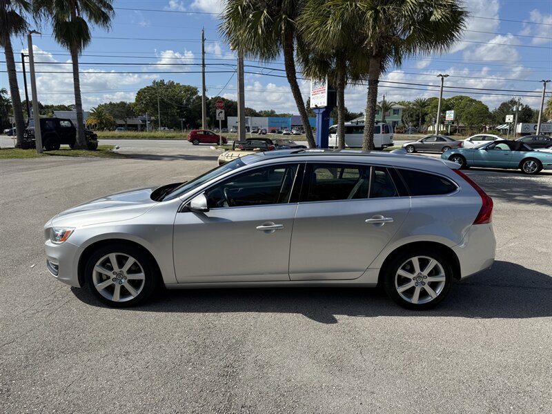 2016 Volvo V60 T5 Drive-E Premier  