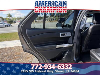 2022 Ford Explorer Limited   - Photo 11 - Stuart, FL 34994