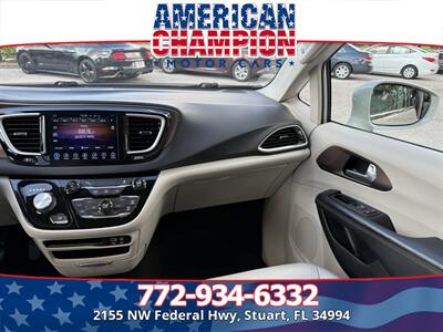 2017 Chrysler Pacifica Touring Plus   - Photo 6 - Stuart, FL 34994