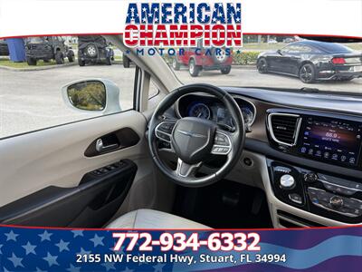 2017 Chrysler Pacifica Touring Plus   - Photo 4 - Stuart, FL 34994