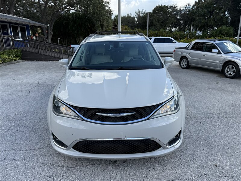 2017 Chrysler Pacifica Touring Plus  