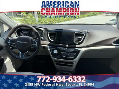 2017 Chrysler Pacifica Touring-L - Photo 14 - Stuart, FL 34994