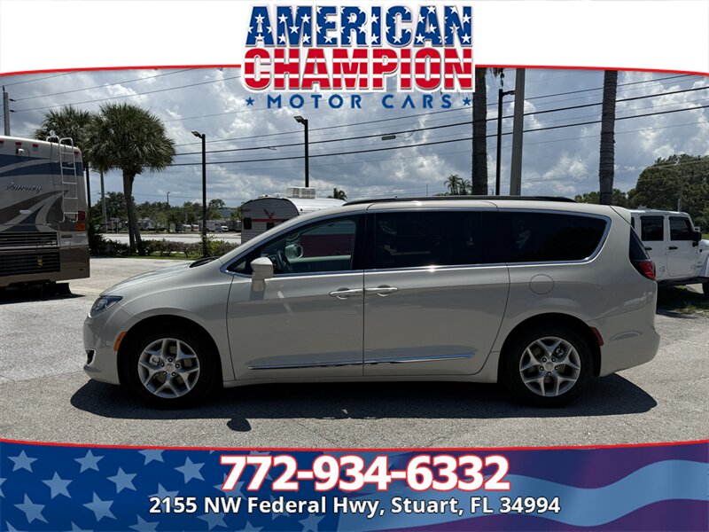 2017 Chrysler Pacifica Touring-L  