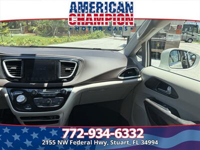2017 Chrysler Pacifica Touring-L - Photo 15 - Stuart, FL 34994