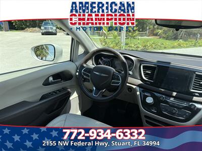 2017 Chrysler Pacifica Touring-L - Photo 13 - Stuart, FL 34994