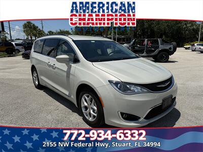 2017 Chrysler Pacifica Touring-L - Photo 7 - Stuart, FL 34994