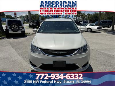 2017 Chrysler Pacifica Touring-L - Photo 8 - Stuart, FL 34994