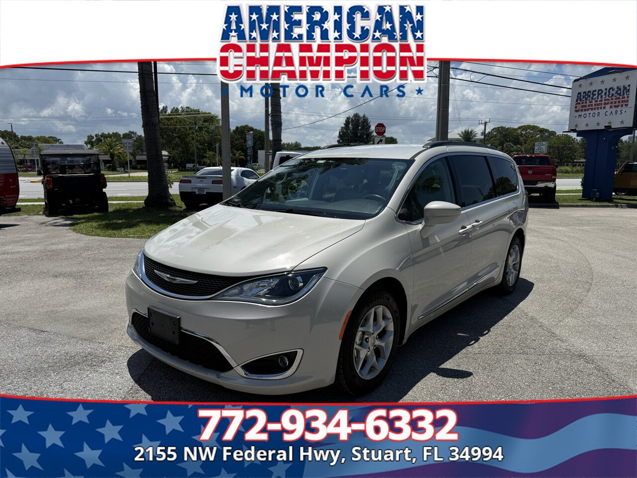 2017 Chrysler Pacifica Touring-L   - Photo 1 - Stuart, FL 34994