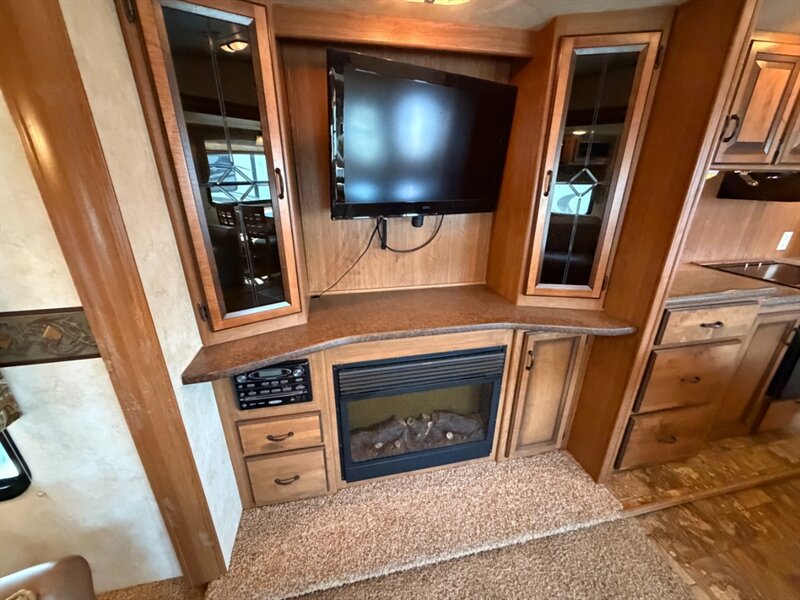 2011 Crossroads Cruiser 335SS - Photo 14 - Goshen, IN 46526