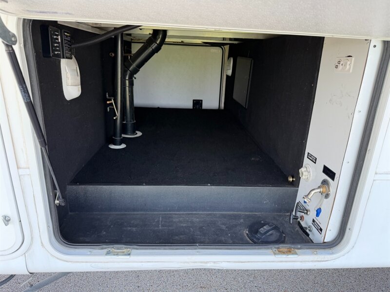 2011 Crossroads Cruiser 335SS - Photo 7 - Goshen, IN 46526