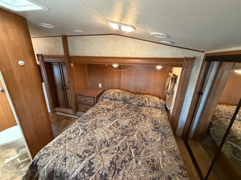 2011 Crossroads Cruiser 335SS - Photo 23 - Goshen, IN 46526
