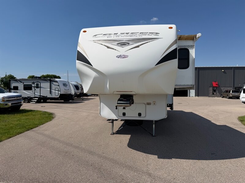2011 Crossroads Cruiser 335SS - Photo 2 - Goshen, IN 46526