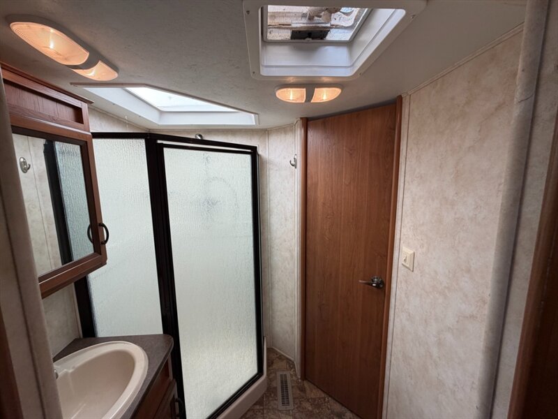 2011 Crossroads Cruiser 335SS - Photo 25 - Goshen, IN 46526