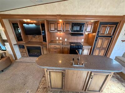 2011 Crossroads Cruiser 335SS - Photo 11 - Goshen, IN 46526