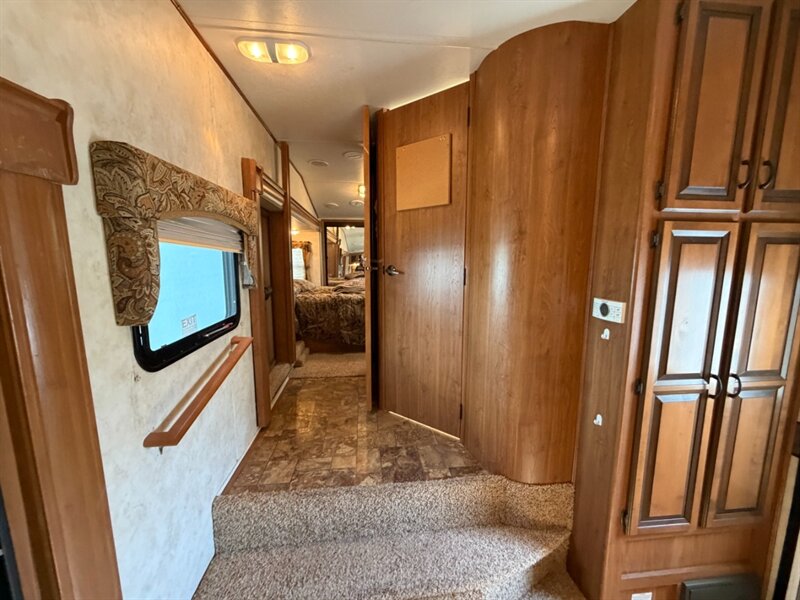 2011 Crossroads Cruiser 335SS - Photo 18 - Goshen, IN 46526