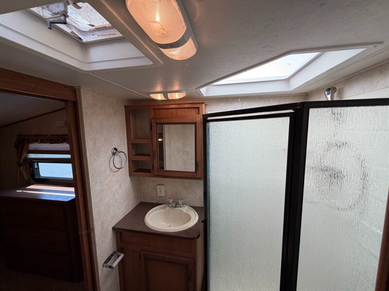 2011 Crossroads Cruiser 335SS - Photo 20 - Goshen, IN 46526