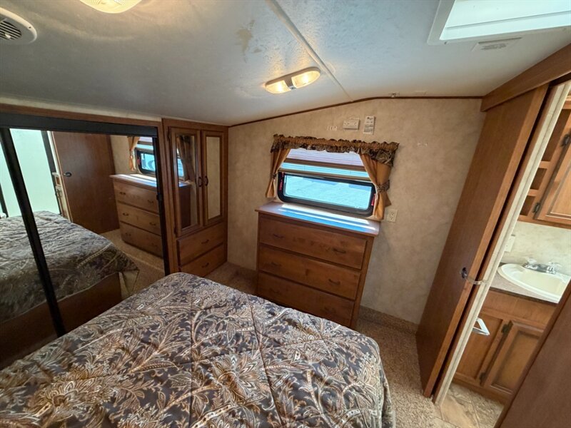 2011 Crossroads Cruiser 335SS - Photo 22 - Goshen, IN 46526