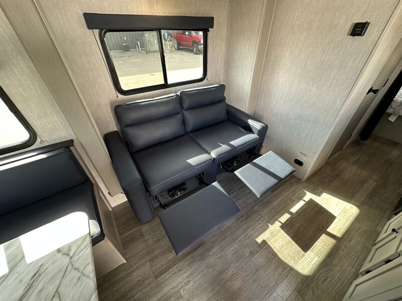 2025 Coachmen Apex Nano 213RDS - Photo 17 - Goshen, IN 46526
