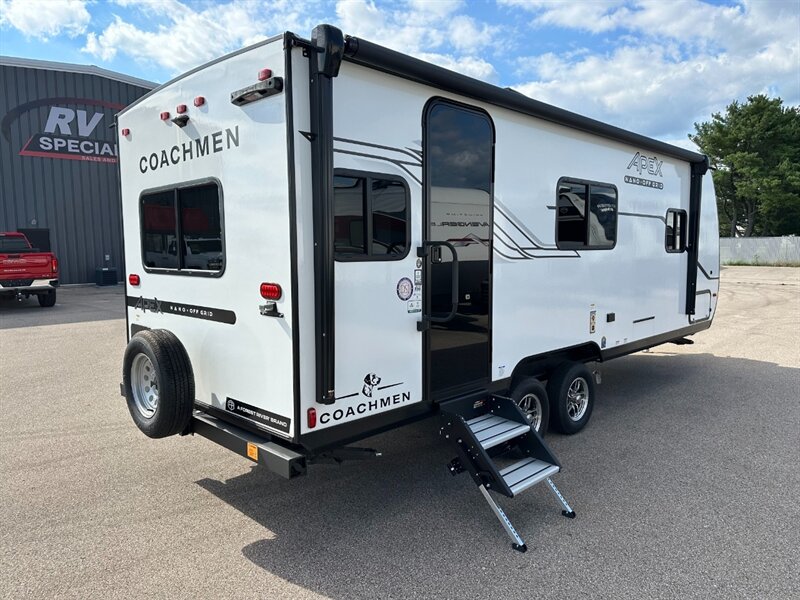 2025 Coachmen Apex Nano 213RDS - Photo 5 - Goshen, IN 46526
