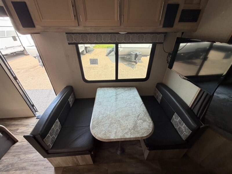 2020 Coachmen Catalina Summit Series 261BH - Photo 11 - Goshen, IN 46526