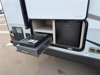 2023 Forest River Rockwood Mini Lite 2506S   - Photo 5 - Goshen, IN 46526