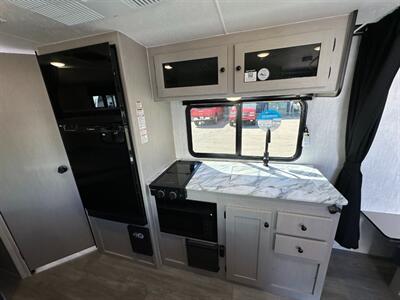 2025 Coachmen Apex Nano 186BH   - Photo 20 - Goshen, IN 46526