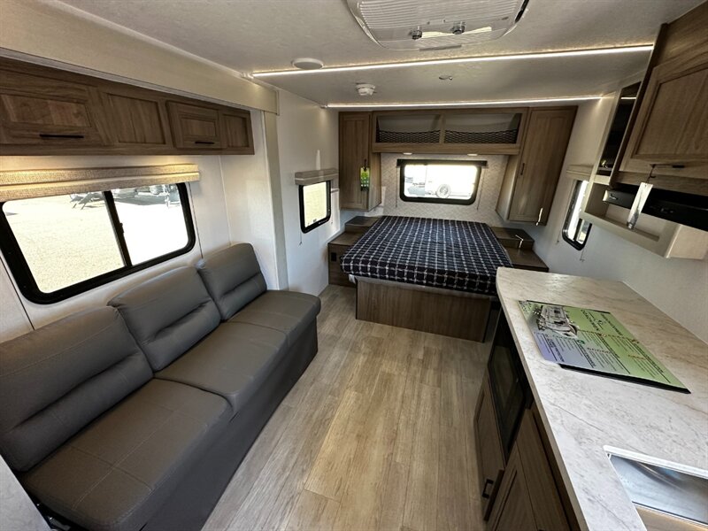 2026 Coachmen Freedom Express Select 19SE - Photo 9 - Goshen, IN 46526