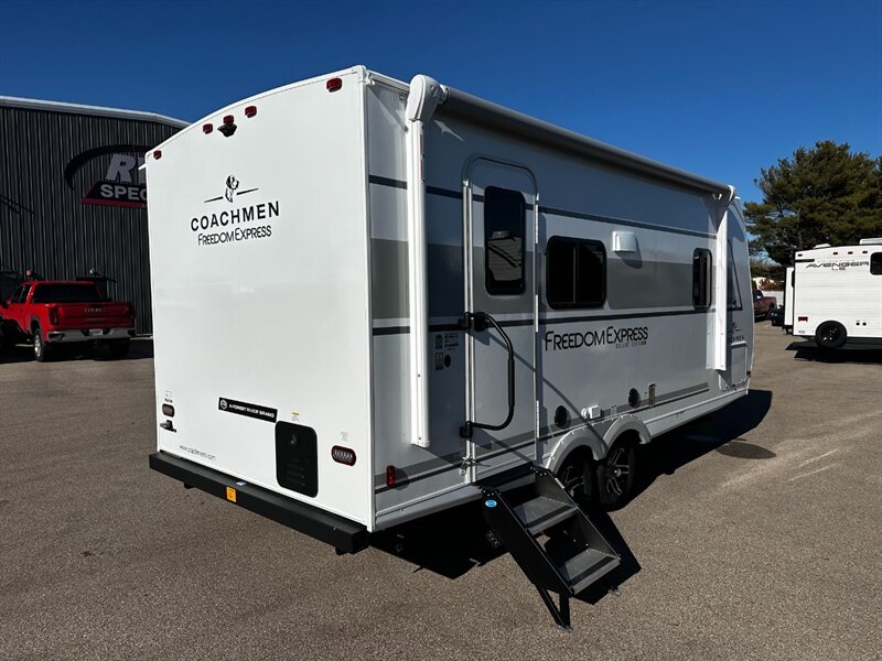 2026 Coachmen Freedom Express Select 19SE - Photo 5 - Goshen, IN 46526