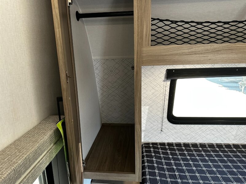 2026 Coachmen Freedom Express Select 19SE - Photo 18 - Goshen, IN 46526