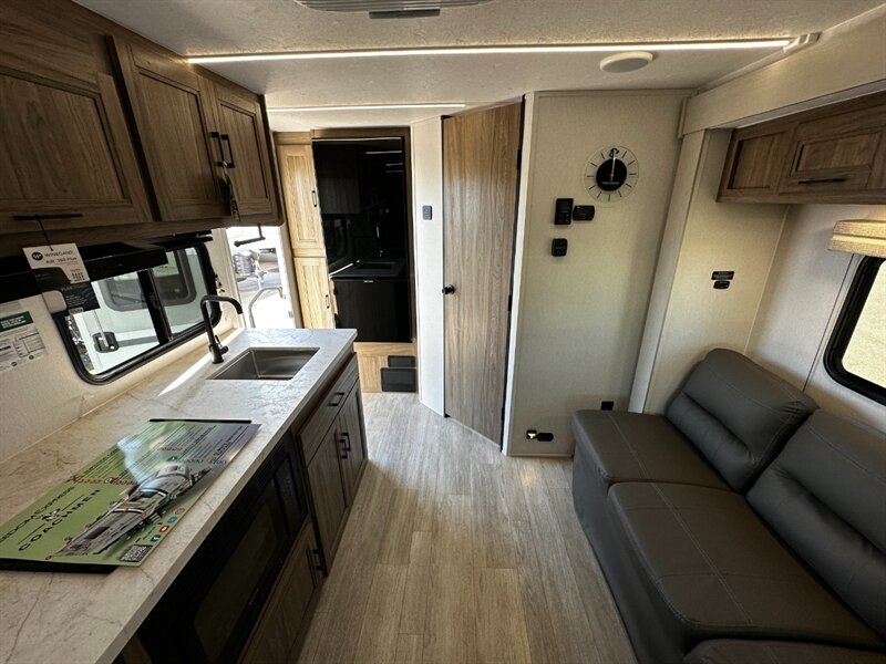 2026 Coachmen Freedom Express Select 19SE - Photo 20 - Goshen, IN 46526