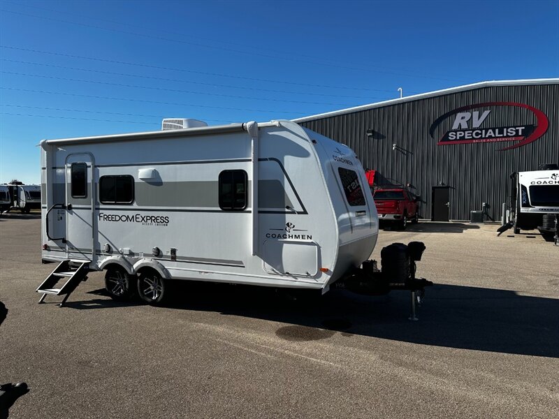 2026 Coachmen Freedom Express Select 19SE - Photo 4 - Goshen, IN 46526