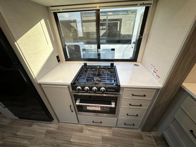 2025 Forest River Vibe 2800RL   - Photo 15 - Goshen, IN 46526