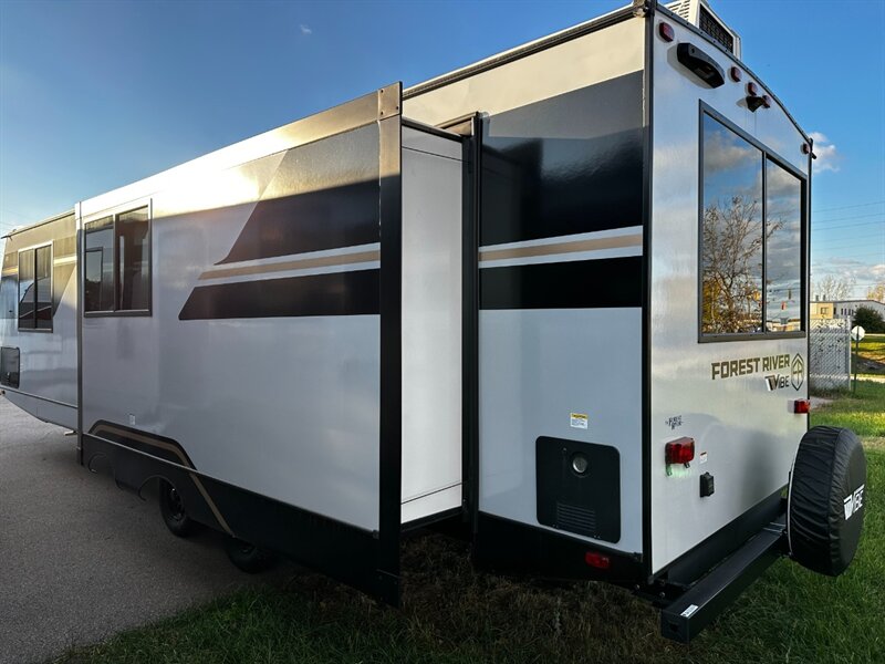 2025 Forest River Vibe 2800RL   - Photo 4 - Goshen, IN 46526